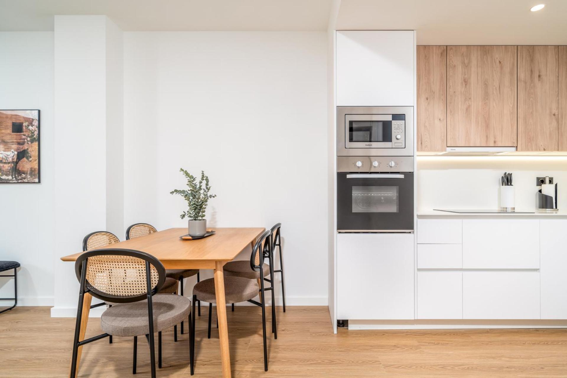 Limehome Barcelona Placa Pirineus لوسبيتاليت دي يوبريغات المظهر الخارجي الصورة