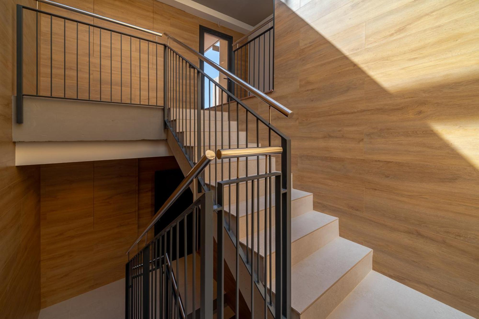 Limehome Barcelona Placa Pirineus لوسبيتاليت دي يوبريغات المظهر الخارجي الصورة