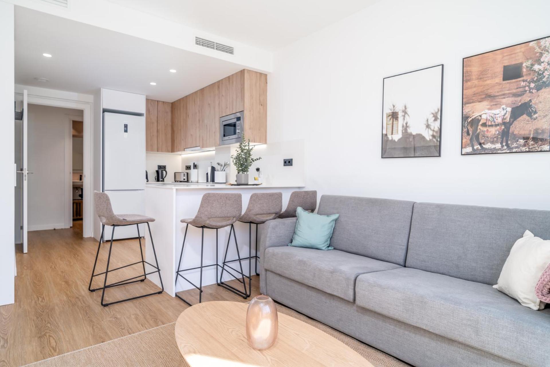 Limehome Barcelona Placa Pirineus لوسبيتاليت دي يوبريغات المظهر الخارجي الصورة